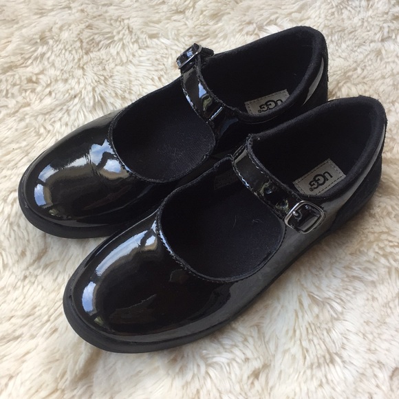 ugg dorothea mary jane